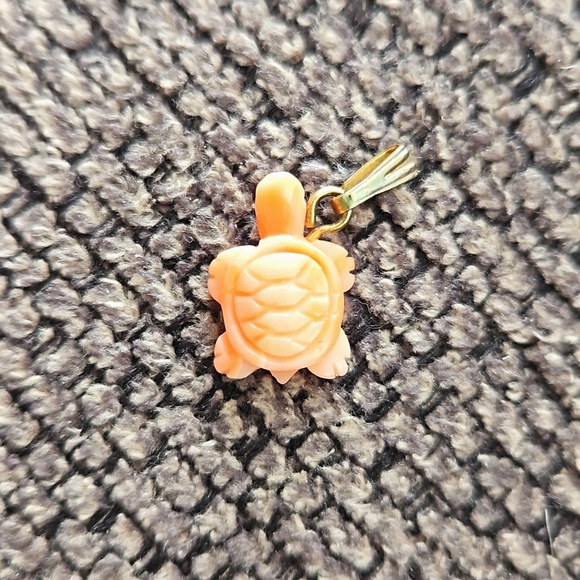Pink Coral Handcarved Pendant - Picture 6 of 6